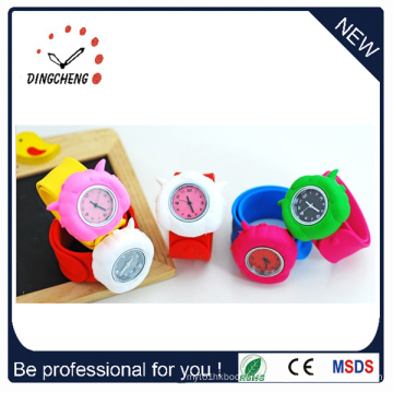 2015 Reloj vendedor caliente de la palmada del silicón para los niños (DC-709)